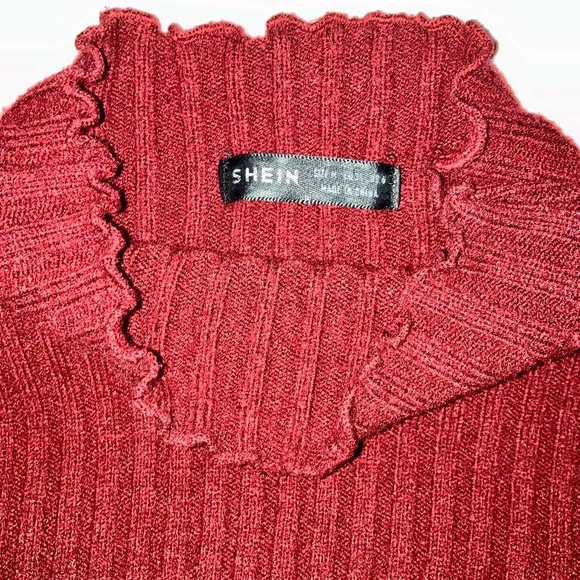 Red cropped sweater - Picture 4 of 4